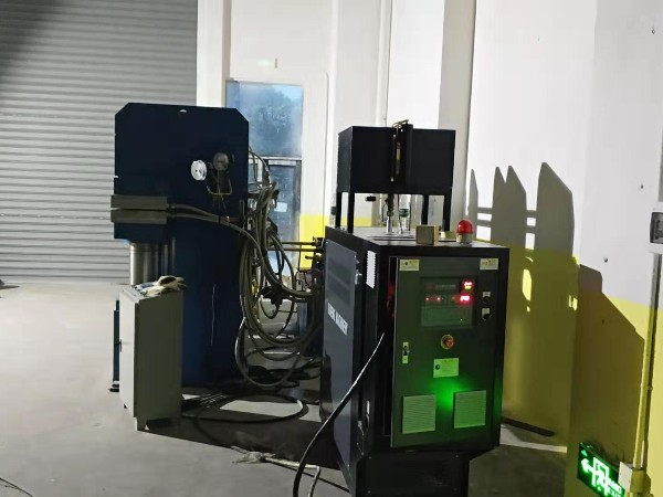薄膜生產(chǎn)線用風(fēng)冷式模溫機原理介紹「歐能機械」專業(yè)廠家