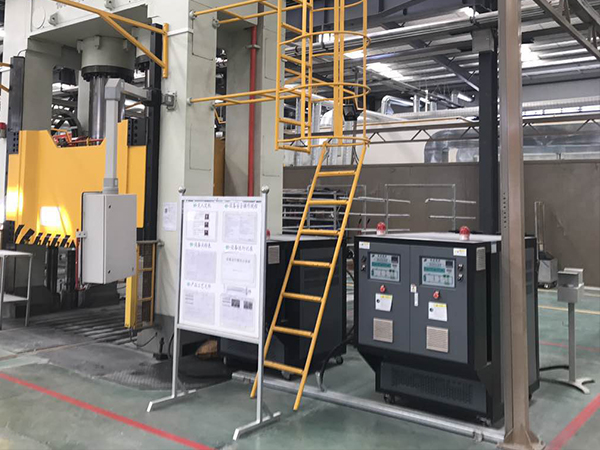 SMC模具加溫油溫機(jī)助力深加工制品生產(chǎn)，提升制造效率